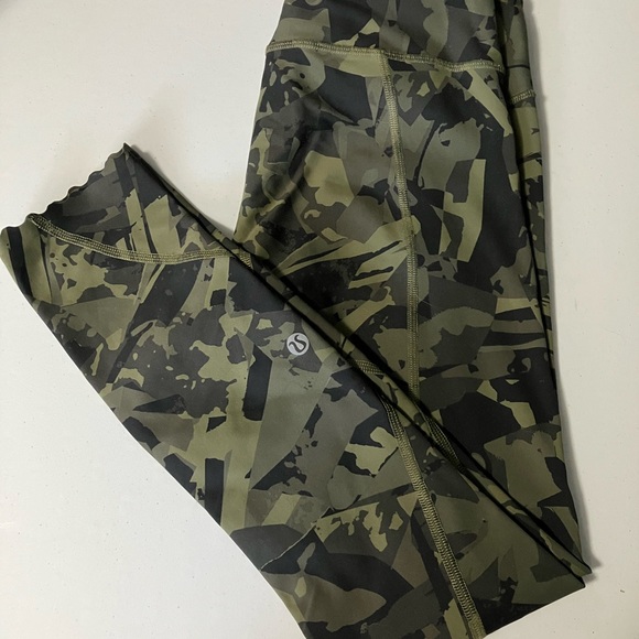 Lot of Lululemon sizes 4-8 - Picture 3 of 8